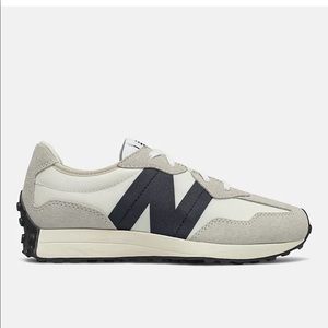 NWOT/New Balance 327 Silver Birch with Black